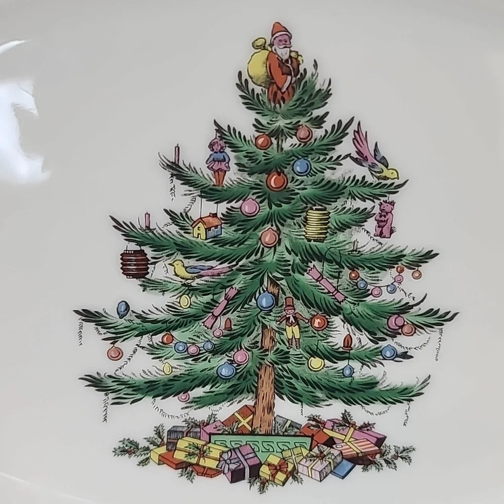 Spode 2000 Vintage Christmas Tree Oven to Table Oval Rimmed Dish in White/Green